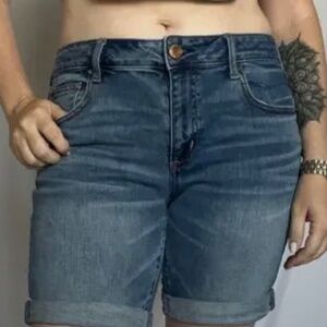 American Eagle Tomgirl Bermuda Shorts Size 10
